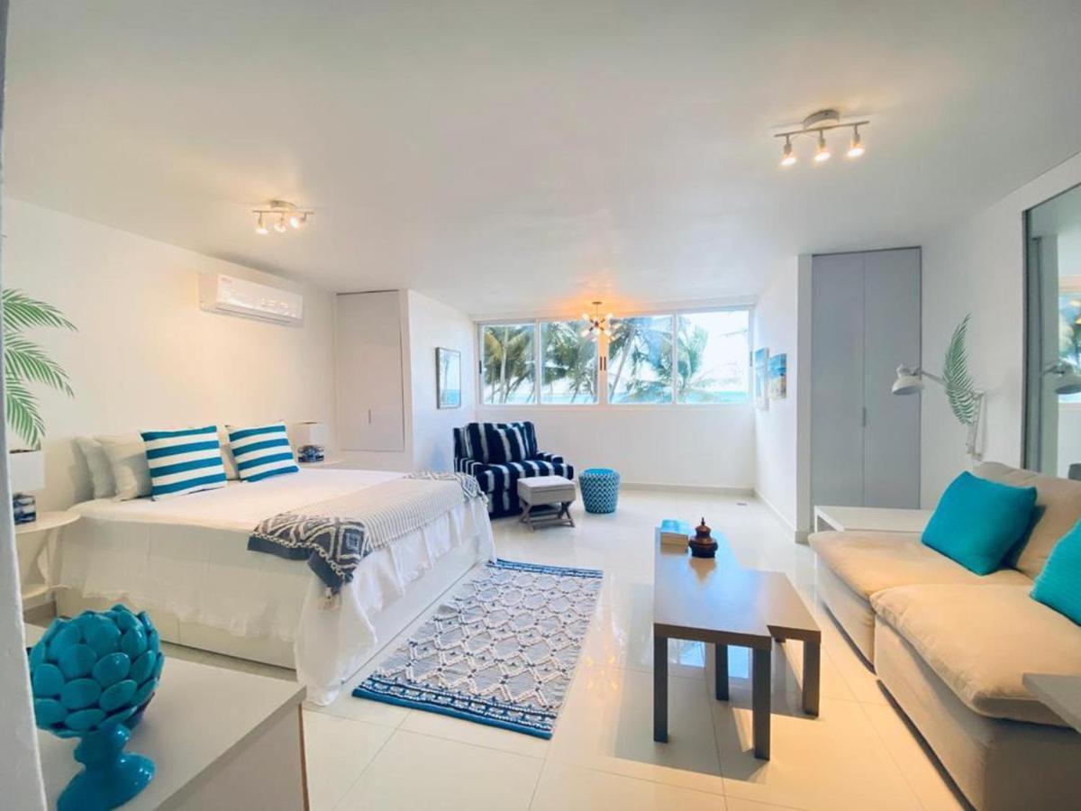 Kasa Las Palmas Ocean View Beachfront Condo Pool 산후안 외부 사진