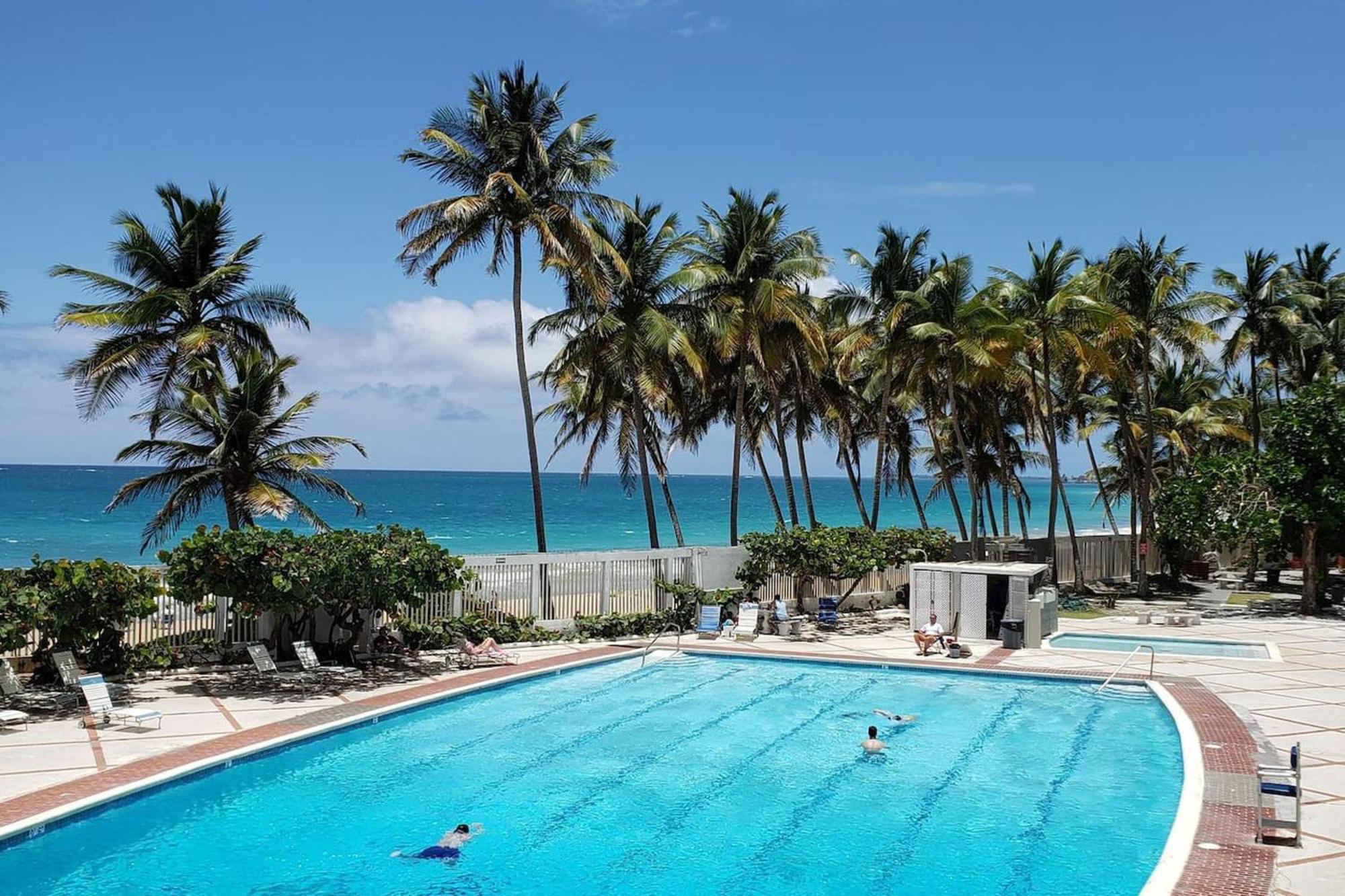 Kasa Las Palmas Ocean View Beachfront Condo Pool 산후안 외부 사진