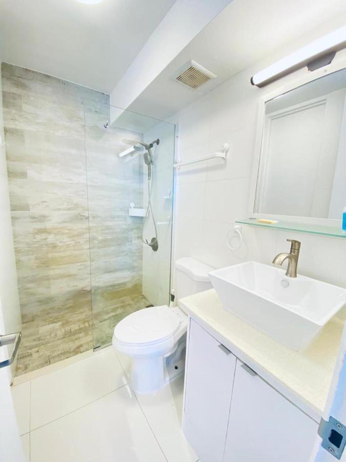 Kasa Las Palmas Ocean View Beachfront Condo Pool 산후안 외부 사진